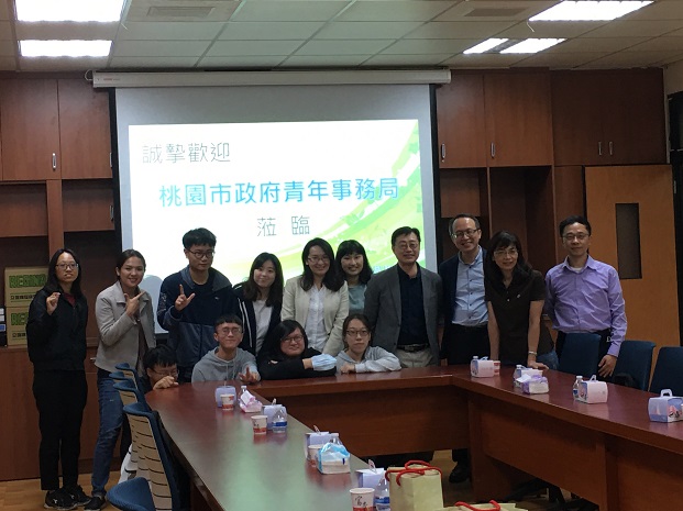 1091124青年事務局蒞臨-1