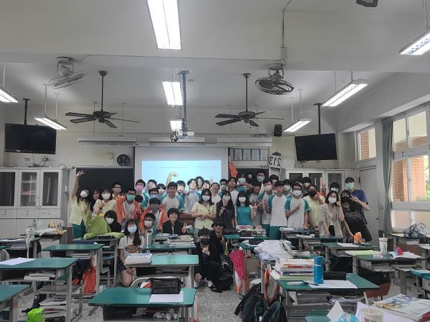 1120614新北高中「桌遊社會」營隊活動